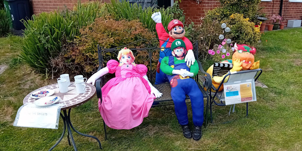 image of home scarecrows - mario